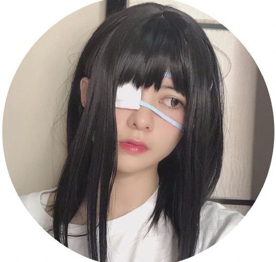 撕开她的乳罩慢慢捏捏